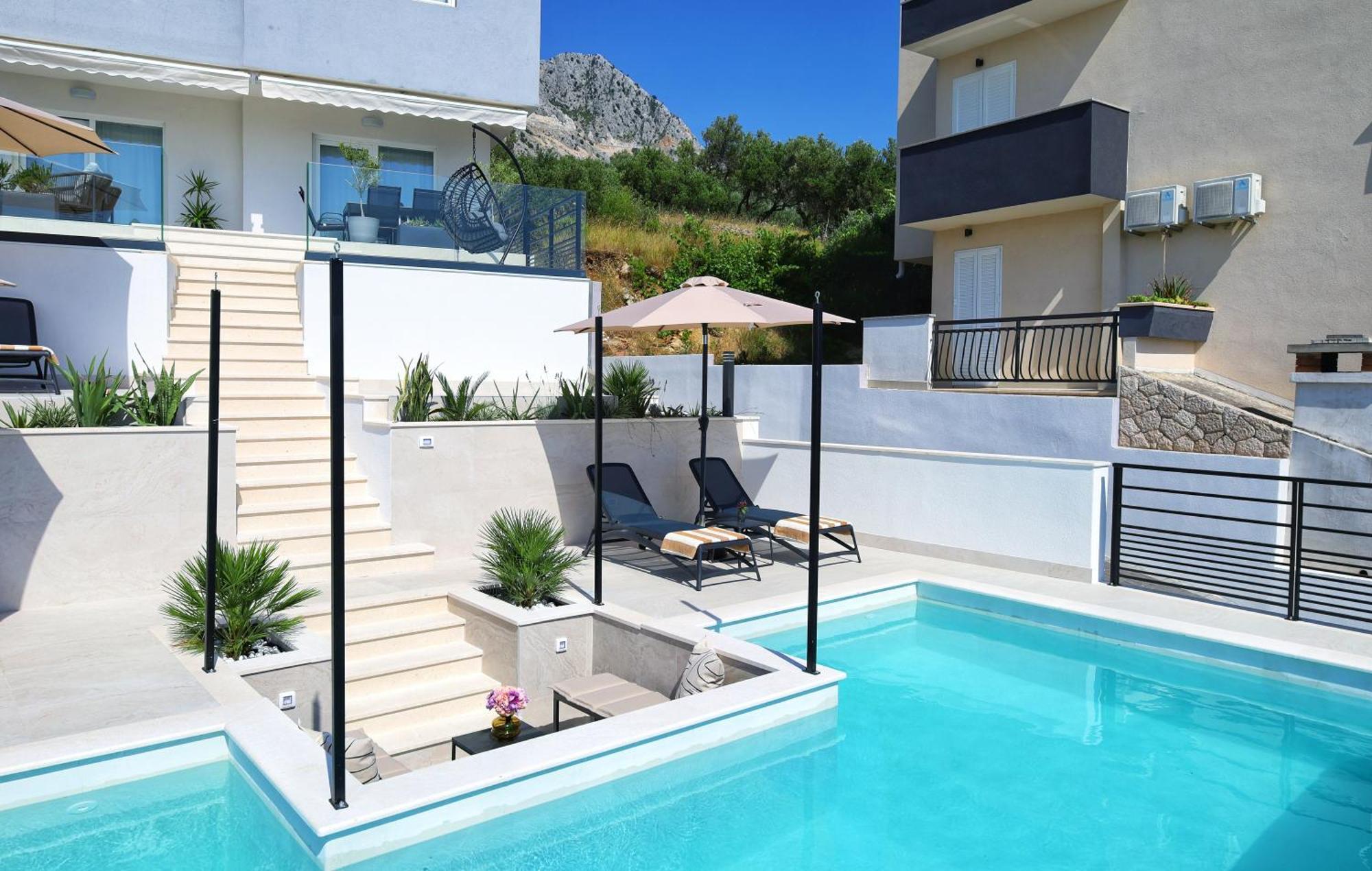 Luxury Holiday Home Dioniz ポドゥゴラ エクステリア 写真